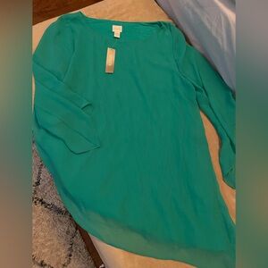 NWT Chico’s size 2 vivid green asymmetrical drama top